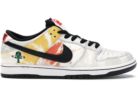 Nike dunk low raygun price